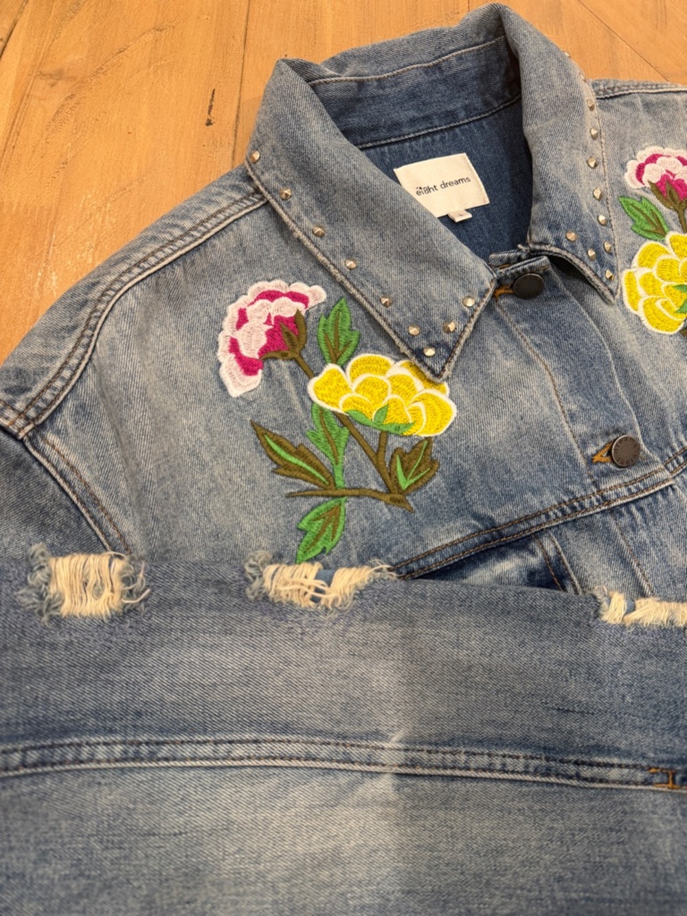 Eight Ei8ht Dreams Embroidered Floral Tiger Distressed Denim Jacket - Large
